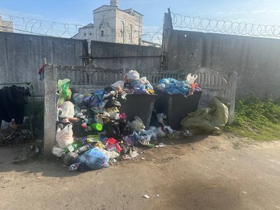 Охтирчани скаржаться на переповнені сміттєві майданчики: як це пояснють у підприємстві Охтирчани скаржаться на переповнені сміттєві майданчики: як це пояснють у підприємстві