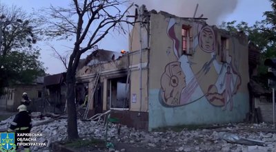 У Слобідському районі Харкова "Шахед" РФ розбив магазин зі стінописом космонавтів У Слобідському районі Харкова "Шахед" РФ розбив магазин зі стінописом космонавтів