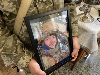У Полтаві попрощалися з воїном Юрієм Васютою У Полтаві попрощалися з воїном Юрієм Васютою