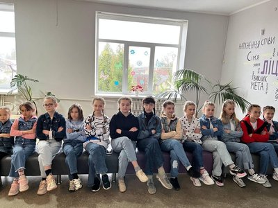 "Діти з радістю ходять до школи": у ліцеї на Рівненщині триває "Тиждень стилю" "Діти з радістю ходять до школи": у ліцеї на Рівненщині триває "Тиждень стилю"