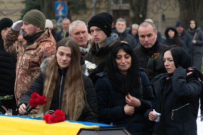 В Ужгороді попрощалися із захисником Валерієм Маковським В Ужгороді попрощалися із захисником Валерієм Маковським