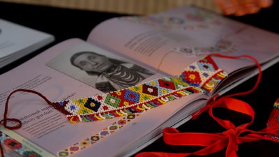 Відчувають захист завдяки прикрасам. Як на Буковині майстрині виготовляють старовинні ґердани та силянки | Жива спадщина