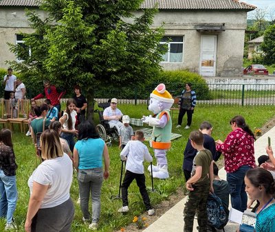 "Хочеться, щоб вони усміхались": на Закарпатті підготували розважальну програму для пацієнтів реабілітаційного центру "Хочеться, щоб вони усміхались": на Закарпатті підготували розважальну програму для пацієнтів реабілітаційного центру