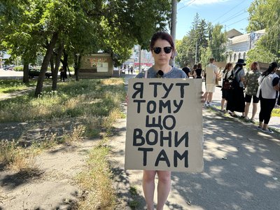 У Кременчуці відбулася акція "Не мовчи. Полон вбиває" У Кременчуці відбулася акція "Не мовчи. Полон вбиває"