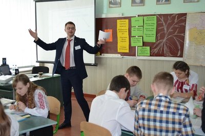 Двоє педагогів з Рівненщини претендуватимуть на премію Верховної ради України. Як їх обирали Двоє педагогів з Рівненщини претендуватимуть на премію Верховної ради України. Як їх обирали