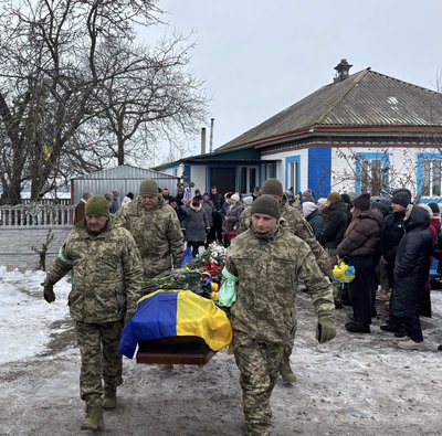 Боронив Донеччину та Харківщину: у громаді на Черкащині попрощалися із захисником Боронив Донеччину та Харківщину: у громаді на Черкащині попрощалися із захисником