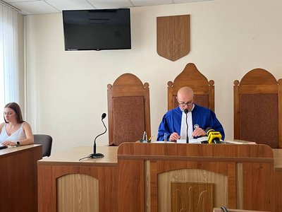 Суддя Андрій Осташ, суд, "Пантеон Героїв" Суддя Андрій Осташ, суд, "Пантеон Героїв"