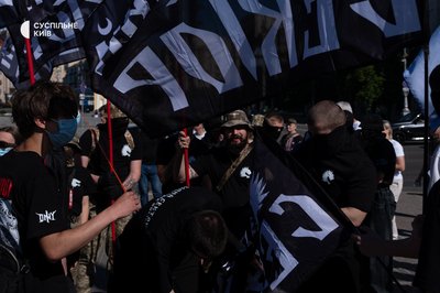 У Києві відбулися "Марш рівності", "Марш Традиції", "Хода на захист сім'ї, дітей та України" У Києві відбулися "Марш рівності", "Марш Традиції", "Хода на захист сім'ї, дітей та України"