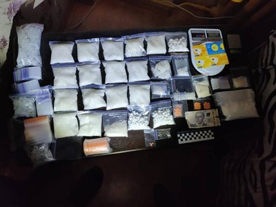 У столиці затримано "закладчика" з партією наркотиків на мільйон гривень У столиці затримано "закладчика" з партією наркотиків на мільйон гривень