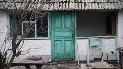 "Коли ж той с*чий син Путін здохне". Що місцеві розповіли про життя в Демуриному на Дніпропетровщині за 11 км від фронту "Коли ж той с*чий син Путін здохне". Що місцеві розповіли про життя в Демуриному на Дніпропетровщині за 11 км від фронту