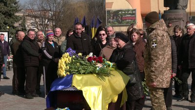 "Мріяв, що війна закінчиться": із військовим Юрієм Мельником попрощались у Рівному "Мріяв, що війна закінчиться": із військовим Юрієм Мельником попрощались у Рівному