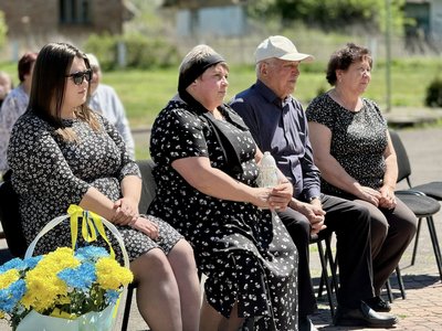 Відкриття анотаційної дошки Богдану Конику, село Тужилів, Івано-Франківщина Відкриття анотаційної дошки Богдану Конику, село Тужилів, Івано-Франківщина