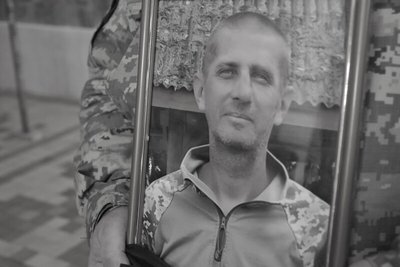 У Луцьку попрощалися з військовими Вадимом Басарабом та Сергієм Вікторським У Луцьку попрощалися з військовими Вадимом Басарабом та Сергієм Вікторським