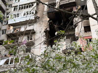 Удар по багатоповерхівці Дніпра 23 квітня: що відбувається на місці атаки Удар по багатоповерхівці Дніпра 23 квітня: що відбувається на місці атаки