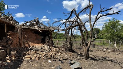 Наслідки обстрілу села Михнівці Лубенської громади 2 червня: фото Наслідки обстрілу села Михнівці Лубенської громади 2 червня: фото