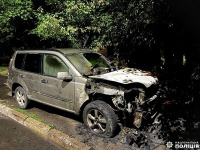 Позашляховик, який горів вночі у Рівному
