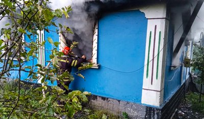 На Хмельниччині під час пожежі житлового будинку загинула жінка На Хмельниччині під час пожежі житлового будинку загинула жінка