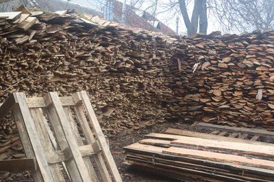 Охтирчани скаржаться на незручності від сусідства з промисловою зоною Охтирчани скаржаться на незручності від сусідства з промисловою зоною