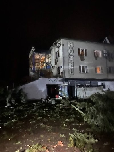 Авіаудари РФ пошкодили готель у Малоданилівській громаді Авіаудари РФ пошкодили готель у Малоданилівській громаді