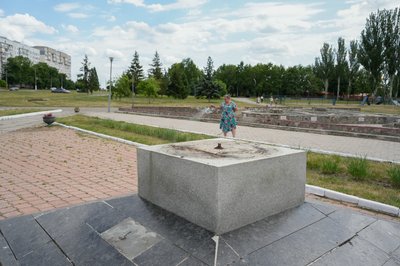 У Харкові демонтували пам'ятник російському вченому Ломоносову: коментар міськради У Харкові демонтували пам'ятник російському вченому Ломоносову: коментар міськради