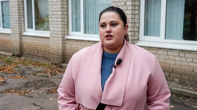 Райгородок заступниця директора школи Карина Волкова Донецька область листопад 2024 рік Райгородок заступниця директора школи Карина Волкова Донецька область листопад 2024 рік