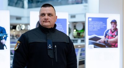 "Рятують. Підтримують. Оберігають". На Дніпропетровщині відкрили фотовиставку з особистими історіями "Рятують. Підтримують. Оберігають". На Дніпропетровщині відкрили фотовиставку з особистими історіями