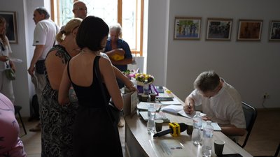 У Сумах презентували дитячу книгу "Казкові пригоди Сумислава" У Сумах презентували дитячу книгу "Казкові пригоди Сумислава"