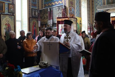 В Охтирці попрощались з військовослужбовцем Олександром Злобіним В Охтирці попрощались з військовослужбовцем Олександром Злобіним