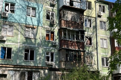 "Я тільки вибігла в коридор — і все посипалося": розповіді одеситів і фото наслідків атаки "Я тільки вибігла в коридор — і все посипалося": розповіді одеситів і фото наслідків атаки