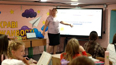 «Ми виходили з Маріуполя пішки»: історія Тетяни Глєбової — вчительки, яка увійшла до ТОП-10 найкращих в Україні «Ми виходили з Маріуполя пішки»: історія Тетяни Глєбової — вчительки, яка увійшла до ТОП-10 найкращих в Україні