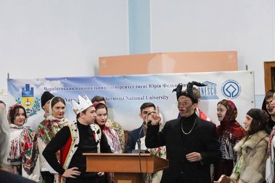 Студенти Буковини наколядували майже 300 тисяч гривень на підтримку військових Студенти Буковини наколядували майже 300 тисяч гривень на підтримку військових