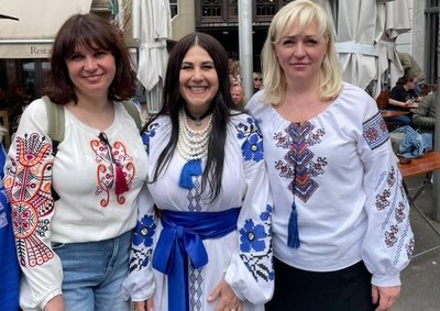 День вишиванки у Німеччині. Херсонці долучились до акції, яку провела організація "Українці в Бонні" День вишиванки у Німеччині. Херсонці долучились до акції, яку провела організація "Українці в Бонні"