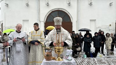 Освячували воду в храмі та купалися у річці: як у Полтаві відзначали Водохреще Освячували воду в храмі та купалися у річці: як у Полтаві відзначали Водохреще
