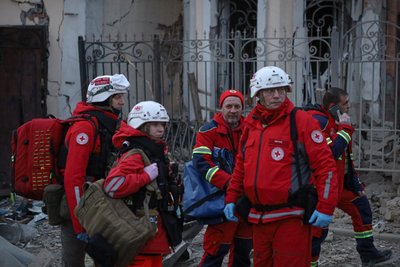 Позивний "Мишка": історія двадцятирічної волонтерки Червоного Хреста з Херсона Позивний "Мишка": історія двадцятирічної волонтерки Червоного Хреста з Херсона