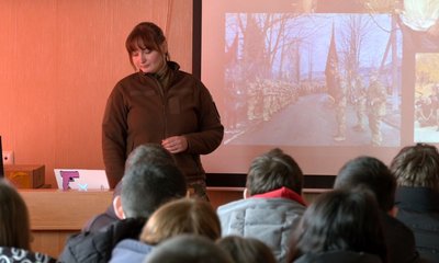 "Аби юнацтво відрізняло реальність від міфу": на Черкащині військові вчили студентів керувати дронами "Аби юнацтво відрізняло реальність від міфу": на Черкащині військові вчили студентів керувати дронами