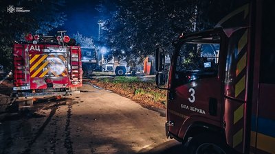 Зайнялась трава: вогонь знищив будинок та кілька будівель на Київщині Зайнялась трава: вогонь знищив будинок та кілька будівель на Київщині