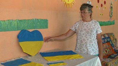 Український прапор: під час окупації Чернігівщини росіяни намагались спалити стяг у грубі Український прапор: під час окупації Чернігівщини росіяни намагались спалити стяг у грубі