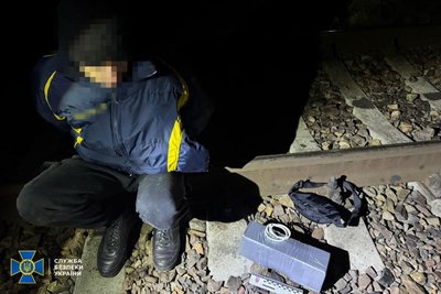 Ймовірно готував підрив залізничної колії: на Рівненщині затримали жителя Львівщини Ймовірно готував підрив залізничної колії: на Рівненщині затримали жителя Львівщини