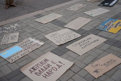 Мітинги на підтримку Федорова: у Дніпрі містяни влаштували «тиху» акцію протесту Мітинги на підтримку Федорова: у Дніпрі містяни влаштували «тиху» акцію протесту