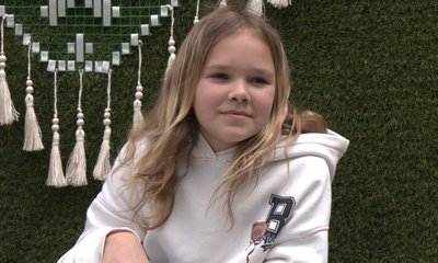 Мілана Бондар, учасниця акції, орнамент єдності Мілана Бондар, учасниця акції, орнамент єдності
