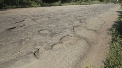 "Вибиваєш колеса, лопають диски": на Вінниччині 30 км траси потребують ремонту "Вибиваєш колеса, лопають диски": на Вінниччині 30 км траси потребують ремонту