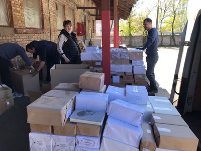 Громадам Донеччини передадуть понад 3000 книжок українською Громадам Донеччини передадуть понад 3000 книжок українською