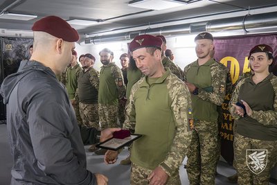 Ризик і виконане завдання: десантників 95 бригади відзначили за службу Ризик і виконане завдання: десантників 95 бригади відзначили за службу