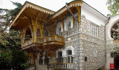Українська ідентичність під окупацією: як Росія знищує українські символи та культуру у Криму Українська ідентичність під окупацією: як Росія знищує українські символи та культуру у Криму
