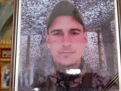 З 24-річним воїном Андрієм Гущею попрощалися у Свято-Георгіївському храмі З 24-річним воїном Андрієм Гущею попрощалися у Свято-Георгіївському храмі