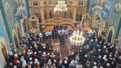 На Тернопільщині колядували, щоб зібрати гроші для ЗСУ, благодійність, 5 грудня 2025 року На Тернопільщині колядували, щоб зібрати гроші для ЗСУ, благодійність, 5 грудня 2025 року