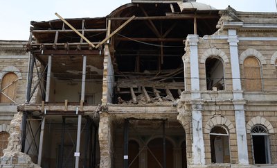 Пошкоджена гімназія імені Миколи Аркаса у Миколаєві, березень 2025 року Пошкоджена гімназія імені Миколи Аркаса у Миколаєві, березень 2025 року