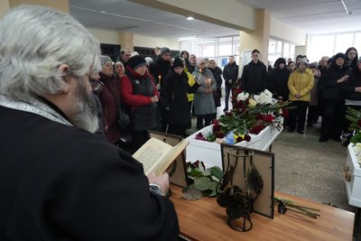"Дуже добра пара була": у Запоріжжі попрощались з 18-річними Софією Осадчою та Степаном Штиком, котрих вбив дрон РФ "Дуже добра пара була": у Запоріжжі попрощались з 18-річними Софією Осадчою та Степаном Штиком, котрих вбив дрон РФ