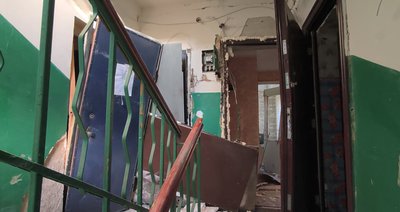 "Досі трусить і треба евакуюватися, але могила сина тут". Краматорці — про удар ФАБ по середмістю 5 травня "Досі трусить і треба евакуюватися, але могила сина тут". Краматорці — про удар ФАБ по середмістю 5 травня