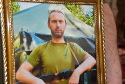 У Луцьку попрощалися з захисниками Андрієм Кравчуком та Романом Смалем У Луцьку попрощалися з захисниками Андрієм Кравчуком та Романом Смалем